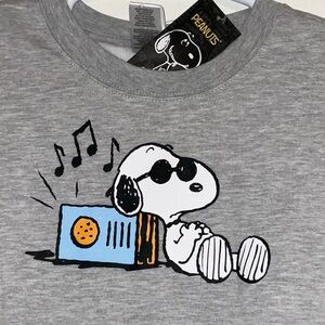 PEANUTS SNOOPY JOE COOL TRANSISTOR RADIO GREY FLEECE PULLOVER SWEATSHIRT L NWT